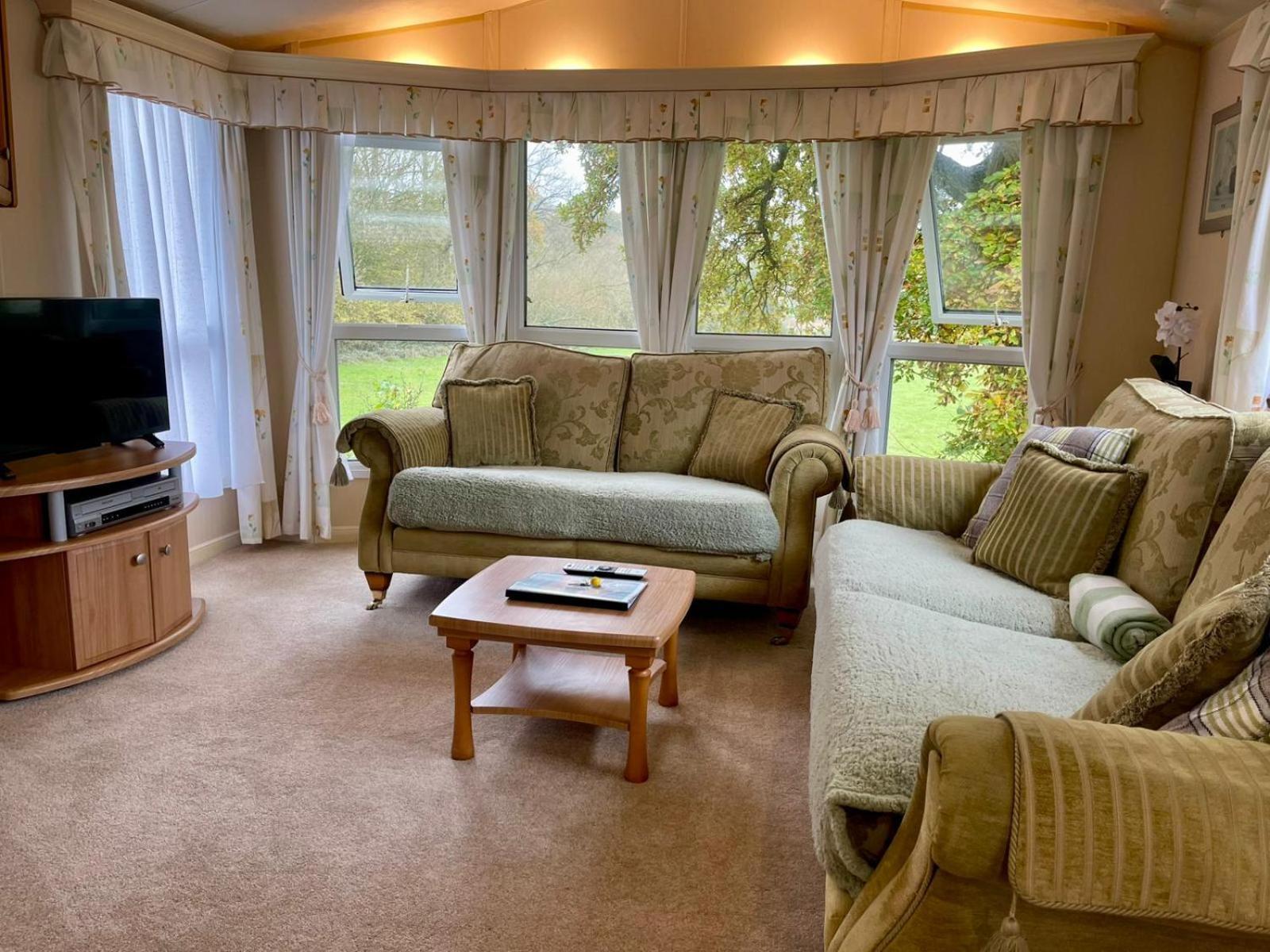 Severnside Boat And Caravan Park Gloucestershire - Caravan 1 Deerhurst ภายนอก รูปภาพ