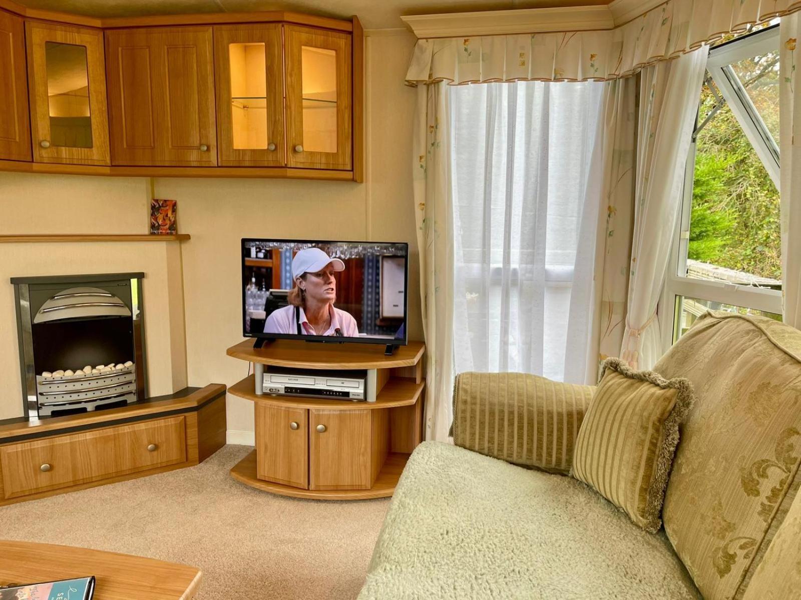 Severnside Boat And Caravan Park Gloucestershire - Caravan 1 Deerhurst ภายนอก รูปภาพ